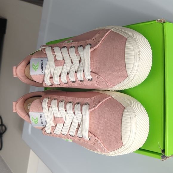 Cariuma (Rose Canvas/White Sole) 9.5M/11W - Picture 2 of 8